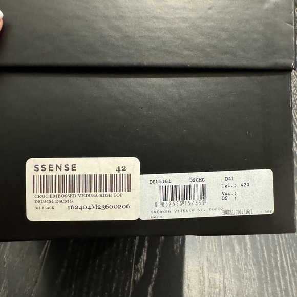 NIB Versace Medusa head hi top - Picture 7 of 7